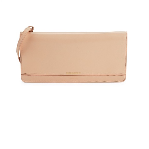 Burberry
Hooke Leather Convertible Clutch - Picture 2 of 5